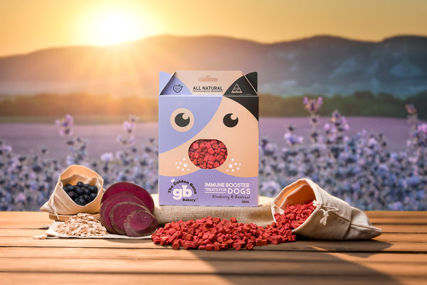THE GOLDEN BONE BAKERY Immune Booster Treats with Blueberries & Beetroot 280g