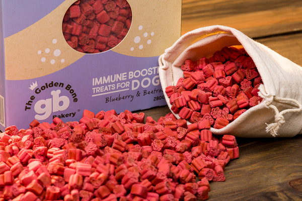 THE GOLDEN BONE BAKERY Immune Booster Treats with Blueberries & Beetroot 280g