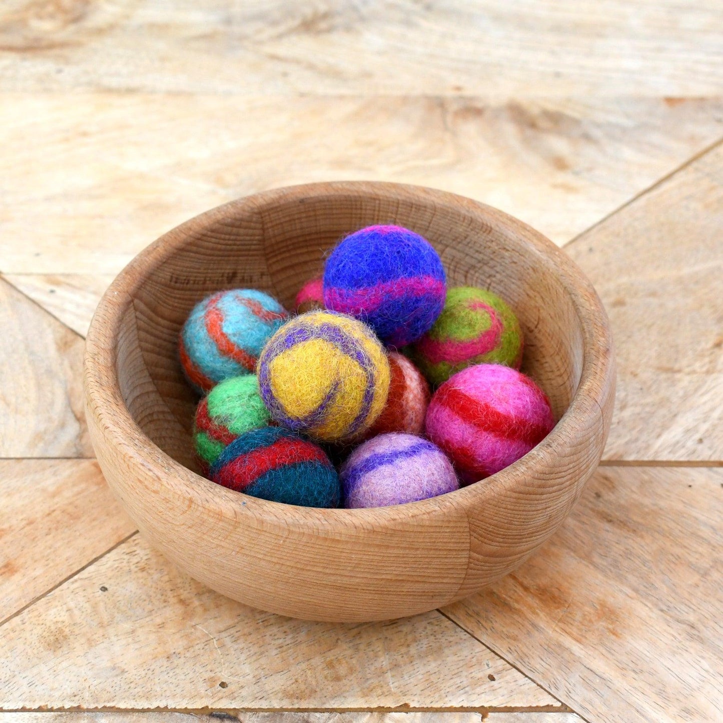 TARA TREASURES Felt Balls for Cats / 5pk