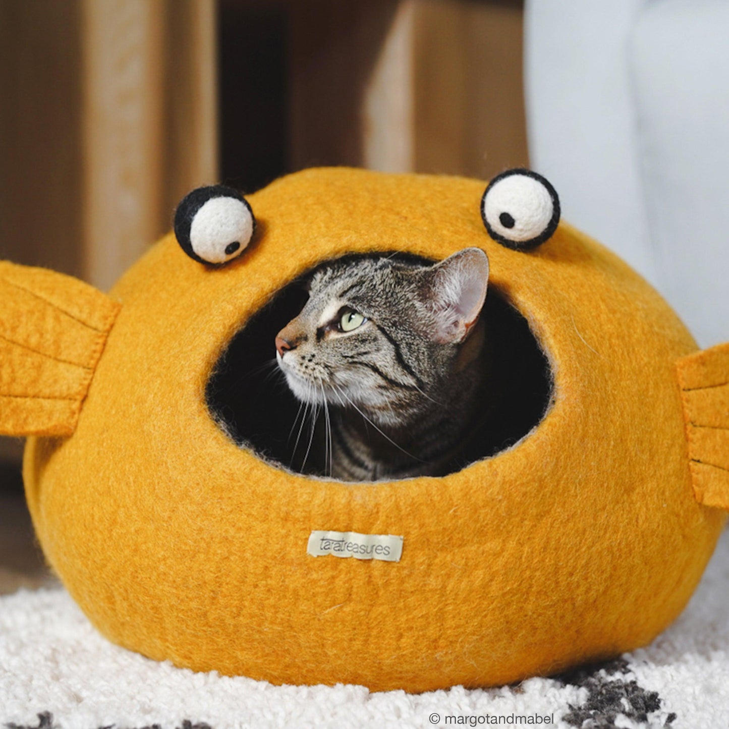 TARA TREASURES Cat Cave / Goldfish