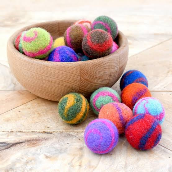 TARA TREASURES Felt Balls for Cats / 5pk
